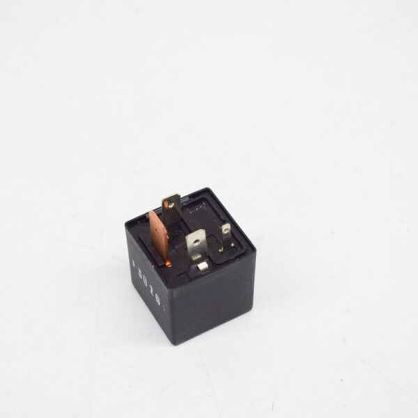 NEW VW GOLF MK5 CURRENT MEASUREMENT RELAY LOCATION/CODE SENSOR 03C906207 - Image 5