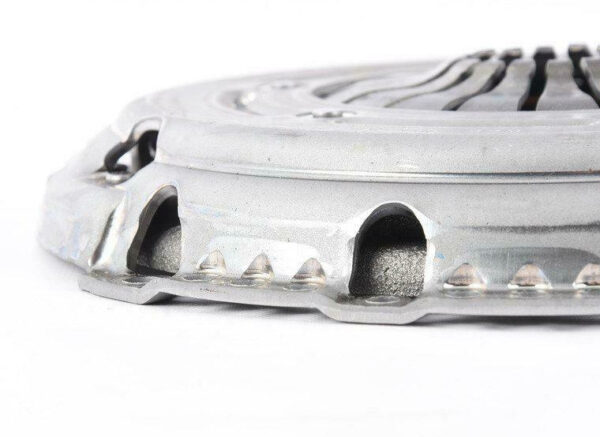 NEW AUDI A3 8P CLUTCH PRESSURE PLATE 220MM 03F141025 OEM - Image 3