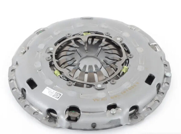 NEW VW CLUTCH PLATE AND PRESSURE PLATE SEE WORKSHOP MANUAL 03L141016N - Image 3