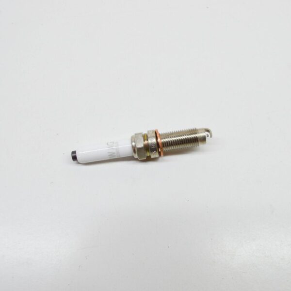 NEW VOLKSWAGEN POLO AW SPARK PLUG 05C905626 ORIGINAL - Image 4