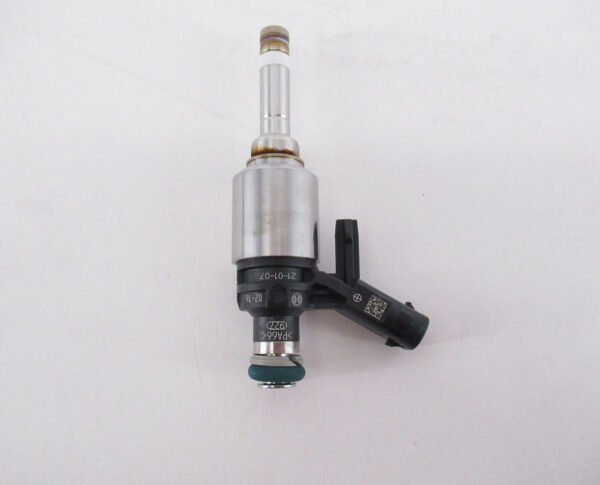 NEW VOLKSWAGEN GOLF 5G MK7 FUEL INJECTOR VALVE 06A906036P ORIGINAL - Image 3