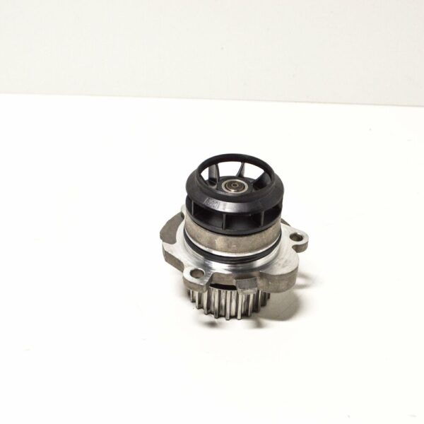 NEW AUDI TT 8J WATER PUMP 06F121011 2 0 TFSI ORIGINAL - Image 3
