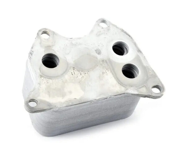 NEW VOLKSWAGEN BEETLE A5 OIL COOLER 06K117021K ORIGINAL - Image 3