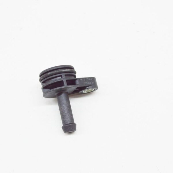 Audi A3 8V Cooling Pants Adapter Ventilation Union 06K121143 NEW ORIGINAL - Image 3