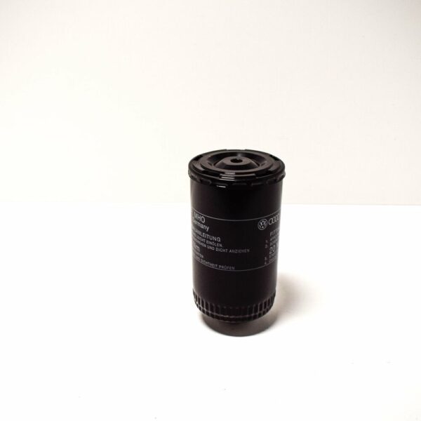 NEW VOLKSWAGEN TRANSPORTER T4 OIL FILTER 074115561 2.4 DIESEL ORIGINAL - Image 4