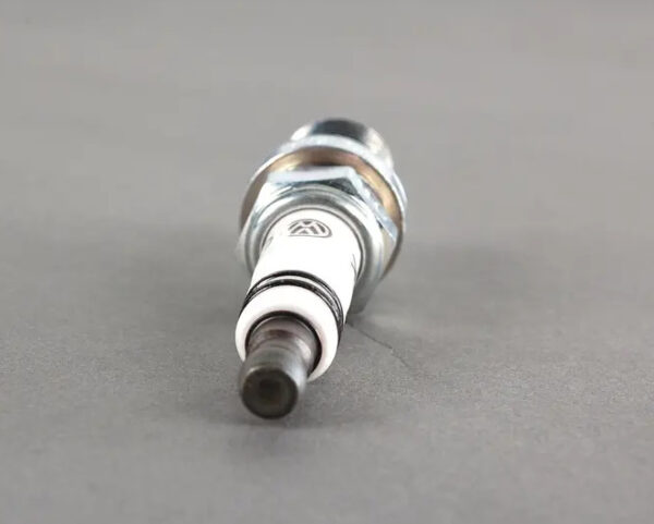 NEW A4 B7 SPARK PLUG LONGLIFE 101000035HJ ORIGINAL - Image 3