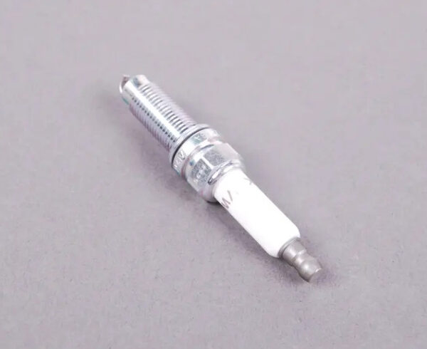 NEW AUDI A8 D4 SPARK PLUG LONGLIFE 101905622A ORIGINAL - Image 3