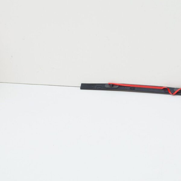 NEW FORD MONDEO MK3 WINDSHIELD LEFT VERTICAL MOULDING RETAINER 1305441 ORIGINAL - Image 3