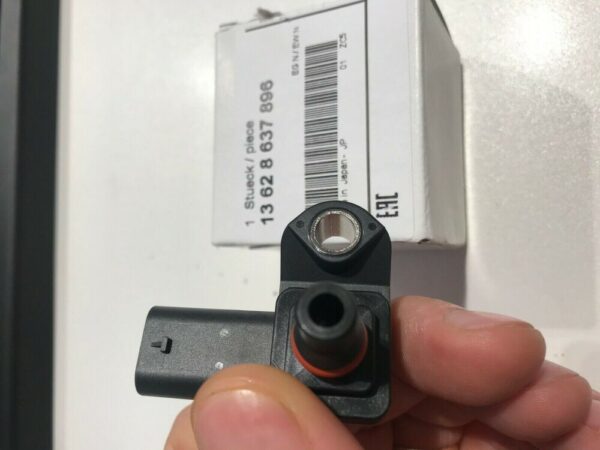 BMW G20 G32 F20 F21 F22 F44 F45 Collar Supply Pressure Sensor - Image 5