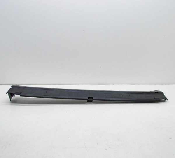 BMW X5 G05 upper radiator cover 1711866770 NEW ORIGINAL - Image 5