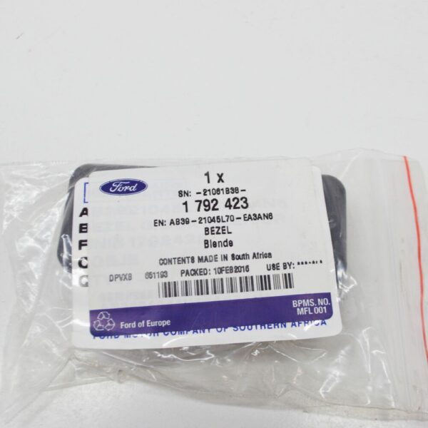 Ford Ranger T6 MK1 Glove Tray Trim AB39-21045L70-EA3AN6 1792423 NEW GENUINE - Image 6