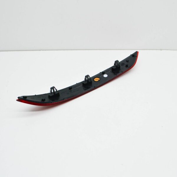 NEW VOLKSWAGEN JETTA MK7 REAR RIGHT BUMPER REFLECTOR 17A945106 - Image 5