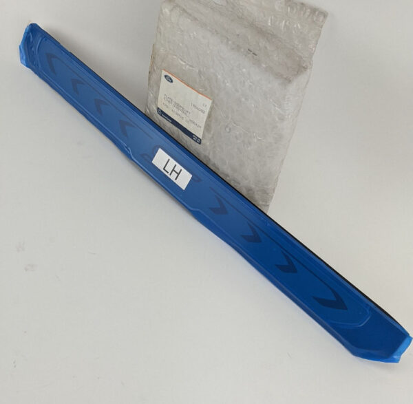 NEW FORD TRANSIT MK3 ST FRONT LEFT DOOR SCUFF PLATE 1806082 ORIGINAL - Image 3