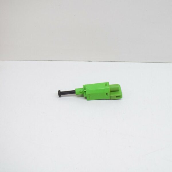 NEW VOLKSWAGEN TOUAREG 7L CLUTCH PEDAL SWITCH 1H0927189E - Image 5