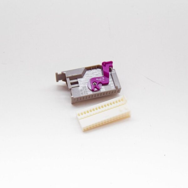 VW TRANSPORTER VI T6 Flat Contact Housing 32 Pin 1J0972977G NEW GENUINE - Image 3