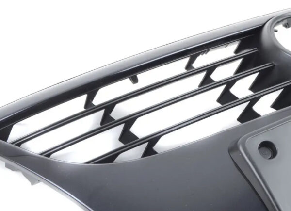 NEW VOLKSWAGEN EOS FRONT RADIATOR GRILLE 1Q0853641GS0W ORIGINAL - Image 3