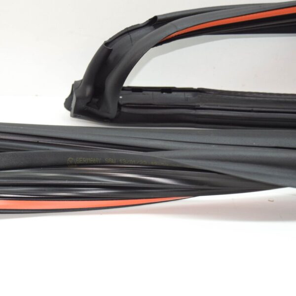 VW EOS Front Windscreen Frame Seal Strip Seal 1Q0871409M5AP NEW - Image 4