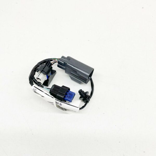 NEW GENUINE OEM 2211674 NEW FORD ECOSPORT MK2 FRONT FOG LAMP SOCKET AND WIRE ASSY 2211674 ORIGINAL