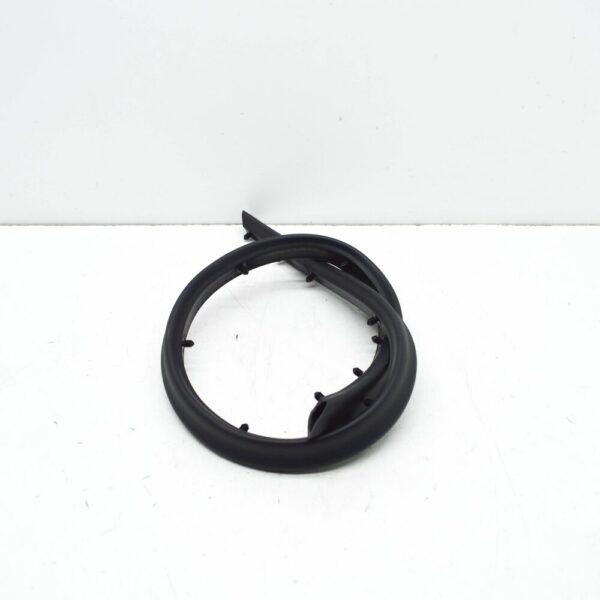 VW POLO AW Front Bonnet Hood Falp Gasket 2G0823707B NEW GENUINE - Image 3