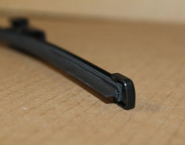 New VW Polo AW MK6 Rear Aero Wiper Blade 2G0955427 Genuine - Image 3