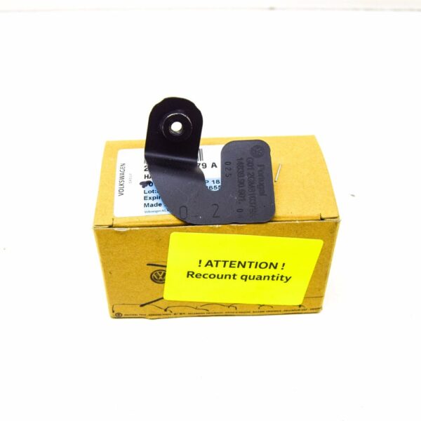 2GM810379A