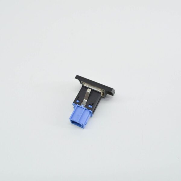 NEW VW AMAROK 2H LUGGAGE COMPARTMENT LIGHTING SWITCH 2H5959917EREH ORIGINAL - Image 4