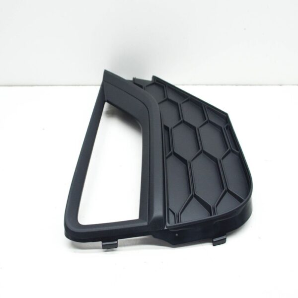 Grille NEW VOLKSWAGEN AMAROK FRONT RIGHT FOG LIGHT GRILLE 2H6807490E9B9