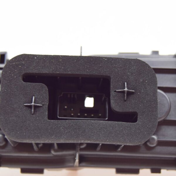 VW CADDY SB MK4 Rear Left Tail Light Bulb Carrier 2K7945257 NEW GENUINE - Image 4
