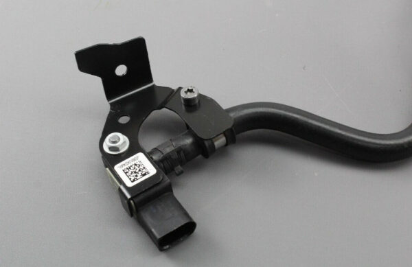 NEW VOLKSWAGEN CRAFTER SZ BOOST PRESSURE HOSE W SENSOR 2N0145828P ORIGINAL - Image 4
