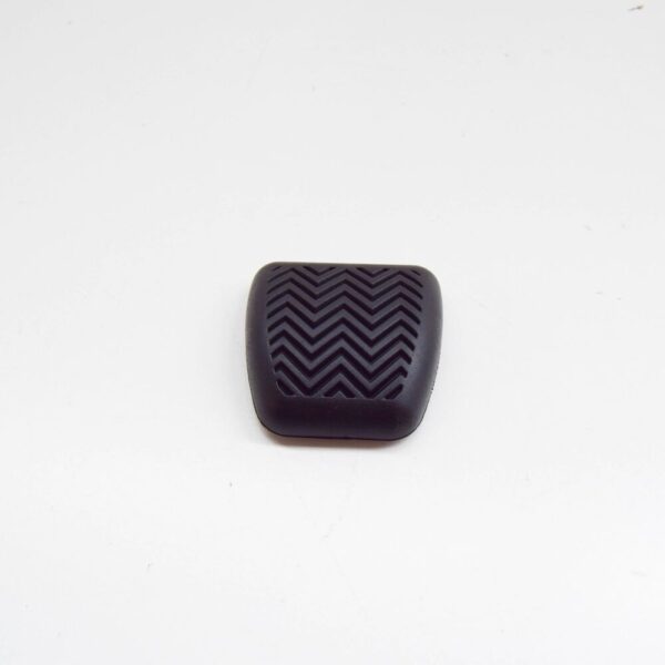 3132102020 TOYOTA HILUX MK8 Clutch Pedal Pad 3132102020 NEW GENUINE