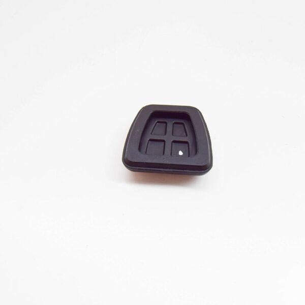 TOYOTA HILUX MK8 Clutch Pedal Pad 3132102020 NEW GENUINE - Image 3