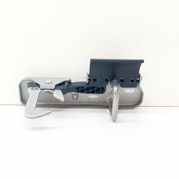 NEW VOLKSWAGEN PASSAT B7 ENGINE HOOD CATCH HOOK 3AA823480 - Image 4