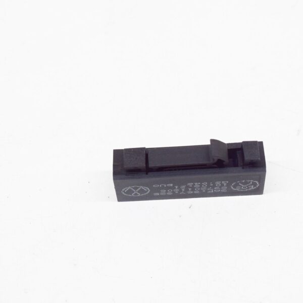 NEW VW PASSAT VARIANT B7 LUGGAGE ROLLER COVER LOCKING 3AF867825 ORIGINAL - Image 4