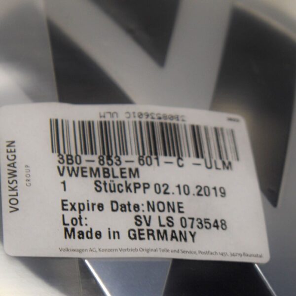 VW Caddy Mk3 new original badge for the radiator grille 3B0853601CULM 2011 - Image 3