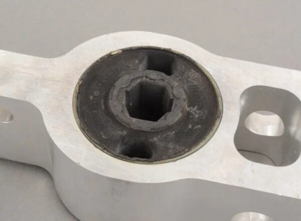 NEW AUDI VW SEAT Q3 PASSAT 4MOTION VARIANT SANTANA MOUNT 3C0199231F 15-17 - Image 3