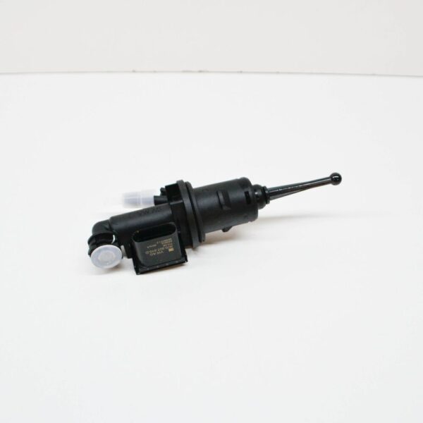 NEW VW PASSAT B6 3C2 CLUTCH MASTER CYLINDER 3C0721388P - Image 4
