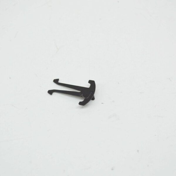 NEW AUDI A3 8P ONE CAPACITOR C GRILL CLIP 3D0867646 ORIGINAL - Image 4