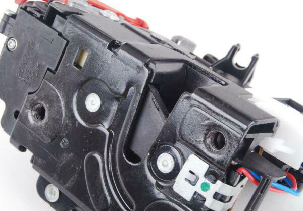 NEW VOLKSWAGEN TOUAREG 7L FRONT LEFT DOOR LOCK LHD 3D1837015AE ORIGINAL - Image 3