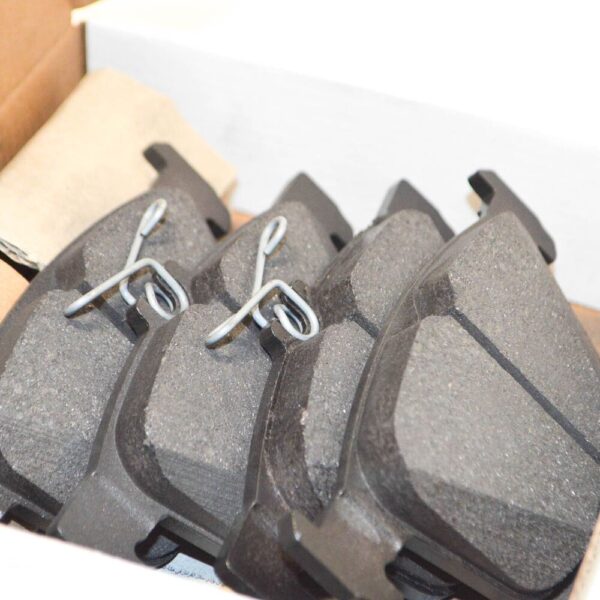 Volkswagen Golf MK7 rear brake pads 3Q0698451F NEW REAL - Image 4