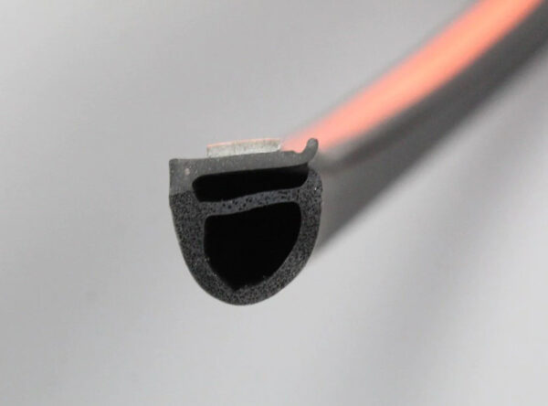 3T5839702