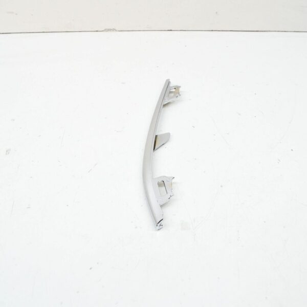 ŠKODA SUPERB MK3 3V radiator grille strip front right 3V0853768A2ZZ - Image 3