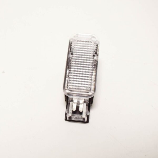 Audi A1 8x glove compartment light 4B0947415A new original - Image 4