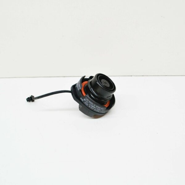 NEW AUDI A8 D3 GAS CAP WITH STRAP 4E0201550B