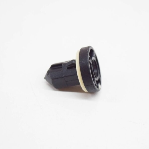 Audi A6 C7 Rear License Plate Bracket Nut Clip 4G0827310 NEW ORIGINAL - Image 4