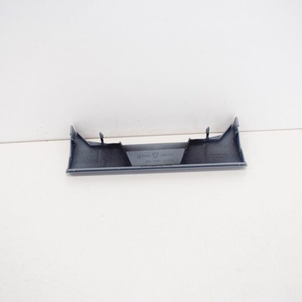 Audi A7 4G front right end cap 4G8853446GRU NEW - Image 4