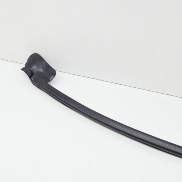 Audi A6 C8 door exterior seal rear right 4K0839718 NEW ORIGINAL - Image 3