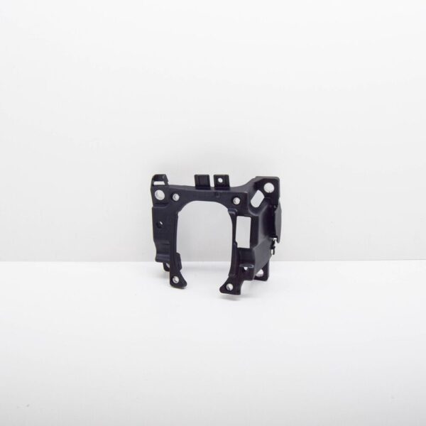 NEW ORIGINAL AUDI E-TRON GEA Front Right Fender Charge Port Bracket 4KE907176A - Image 4