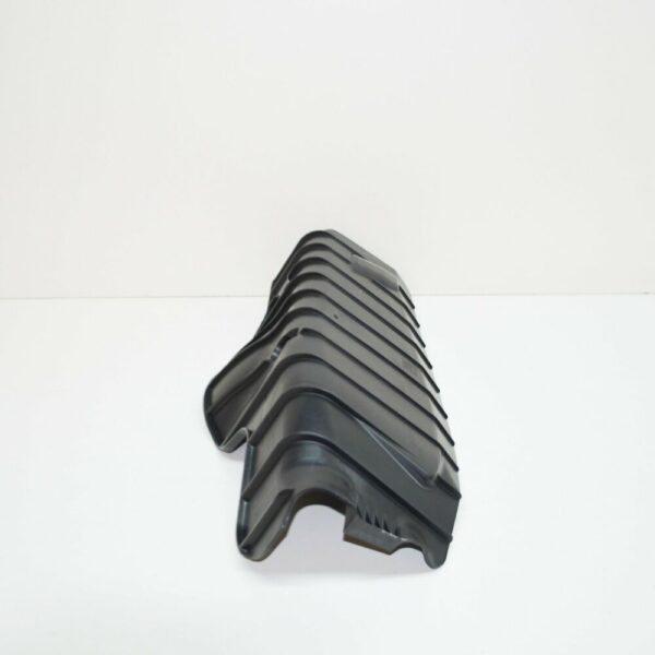 NEW AUDI Q7 4M REAR LEFT STONE GUARD 4M0505415D