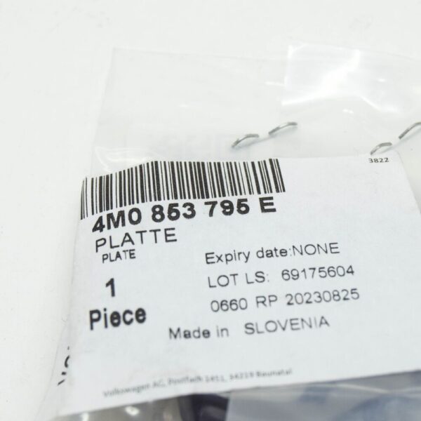 Audi Q7 4M Halterung für Parkassistentkamera vorn 4M0853795E