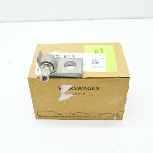 4M8833406A